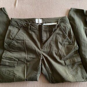 BASS Women's Green Cotton/Spandes Cargo Pants Size 10